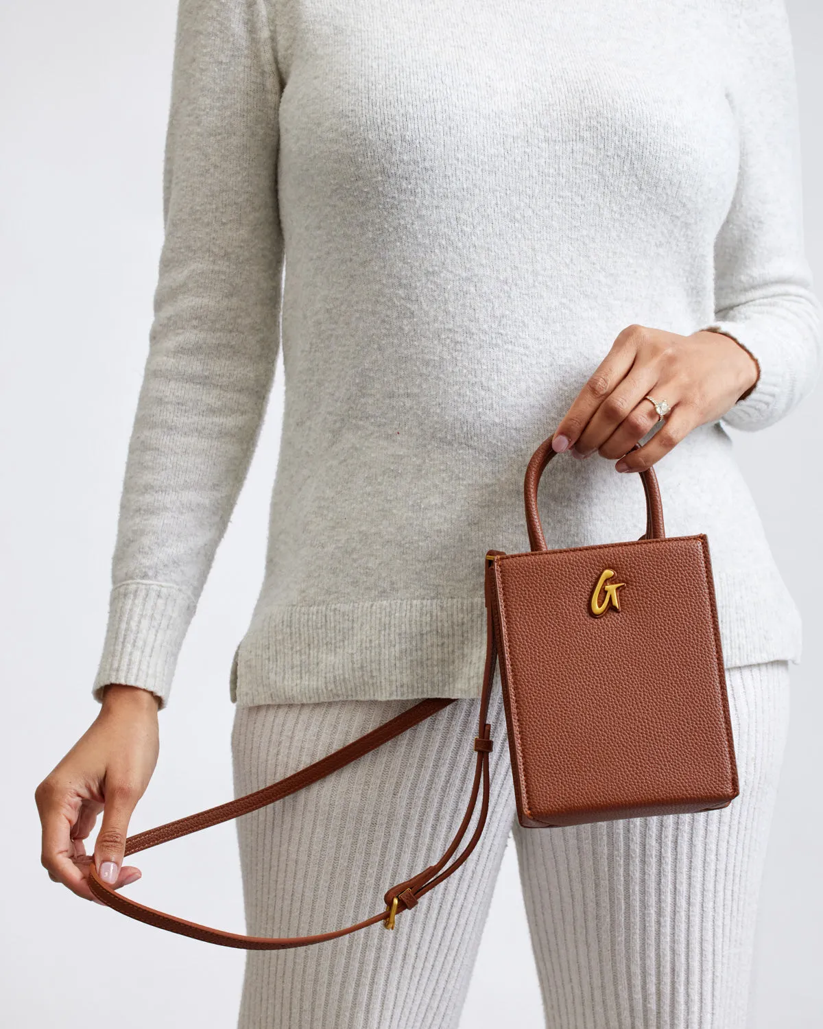 PEBBLE MINI TOTE BROWN