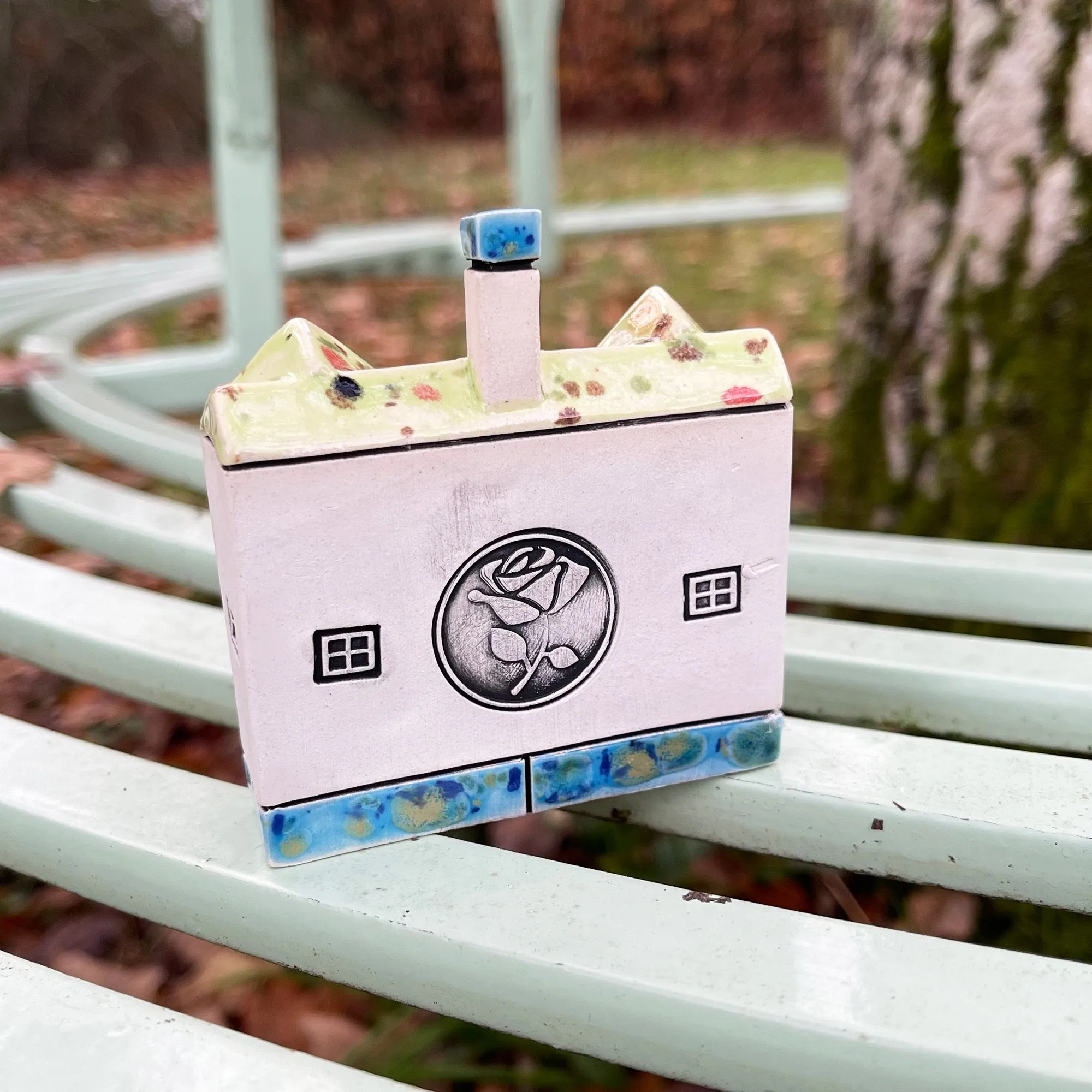 "I  ❤️ Jane Austen" Ceramic House - Exclusive