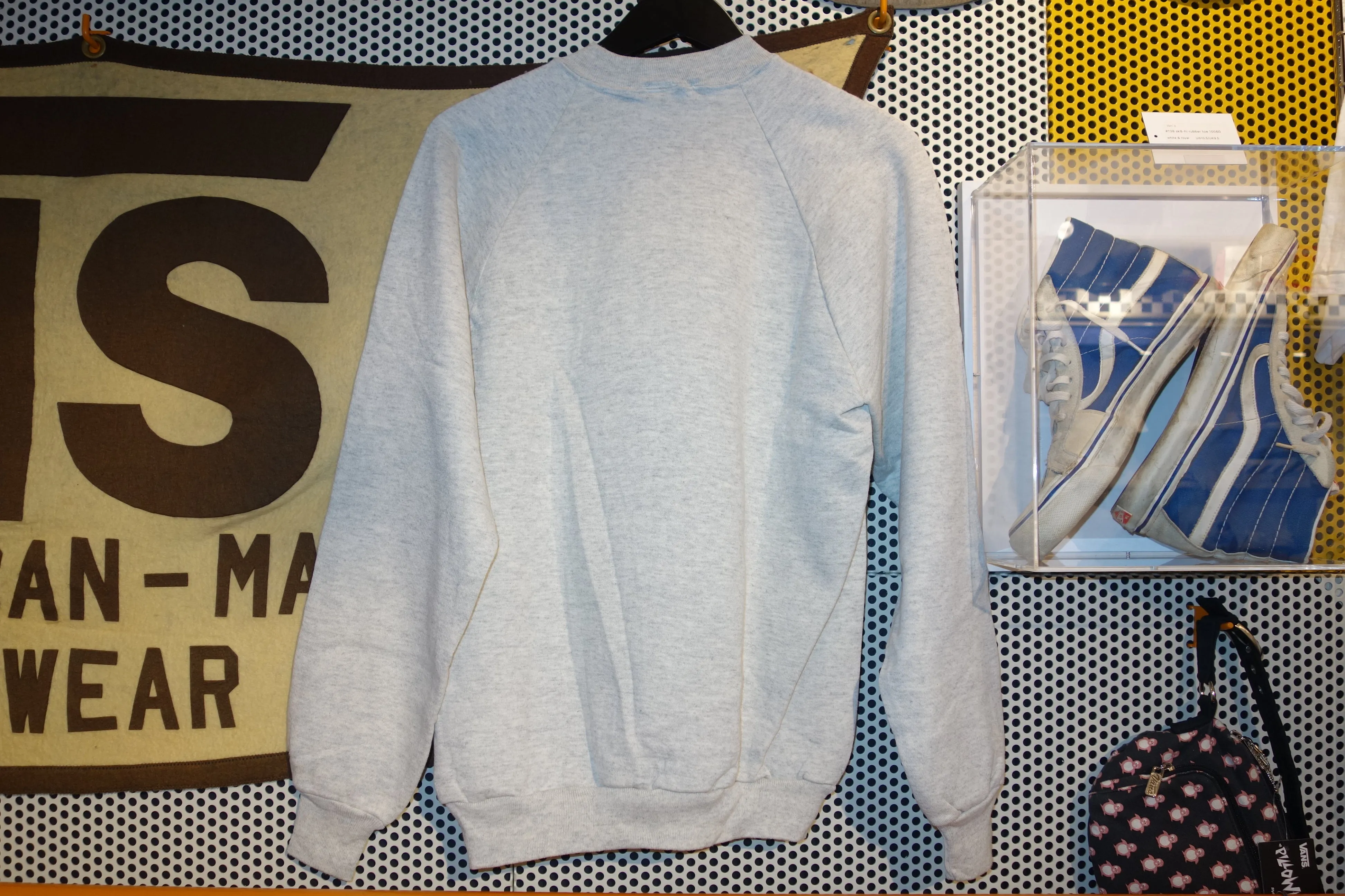 vintage van's sports sweatshirt ~ L
